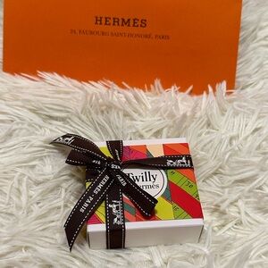 Hermès Perfume Soap (Free Mystery Necklace & clothes)